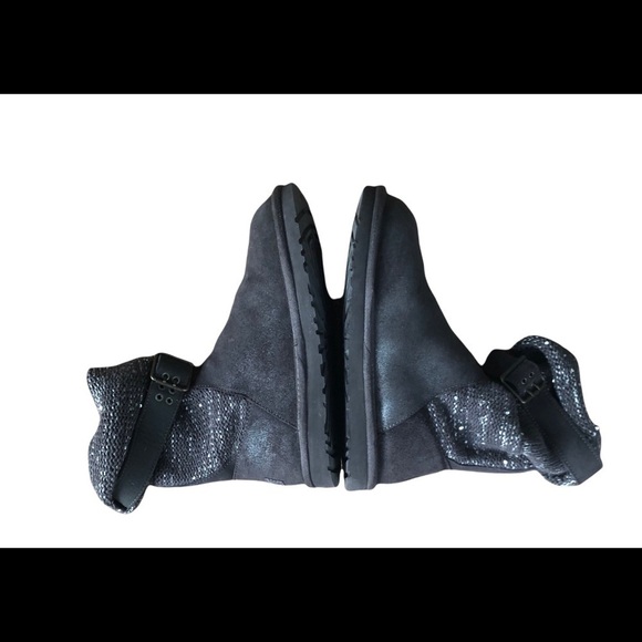 UGG Cambridge Metallic Dk. Gray Ankle Sweater Bootie 7M Suede Rib Knit Buckle - Picture 3 of 9